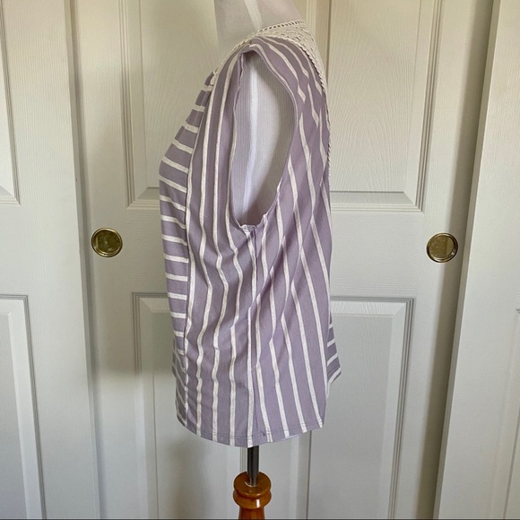 Threads Crochet Back Striped Top Size L - Picture 2 of 5